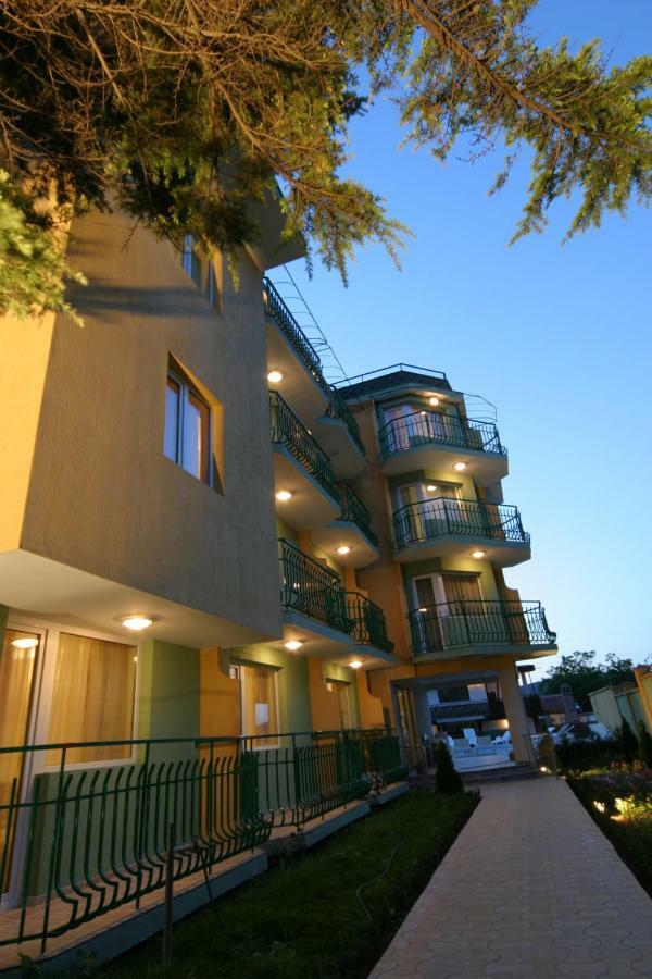 Family Hotel Gery Kranevo Exterior photo