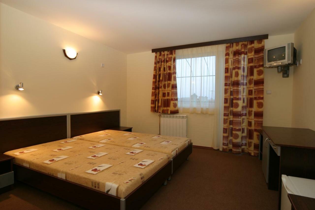 Family Hotel Gery Kranevo Exterior photo